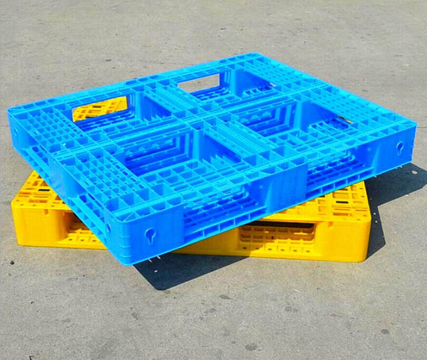 蓝色网格田字型