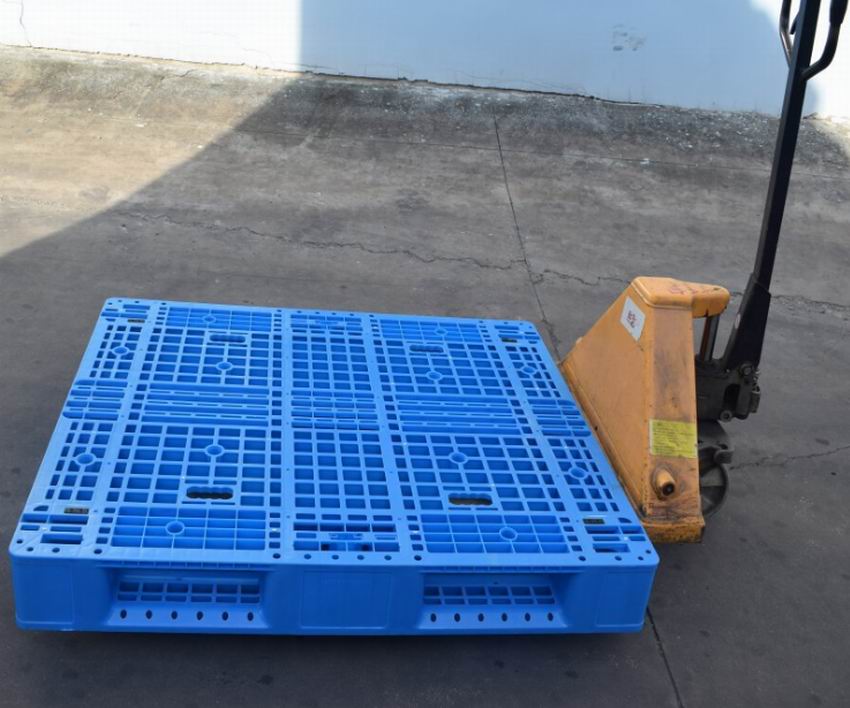 蓝色网格田字型